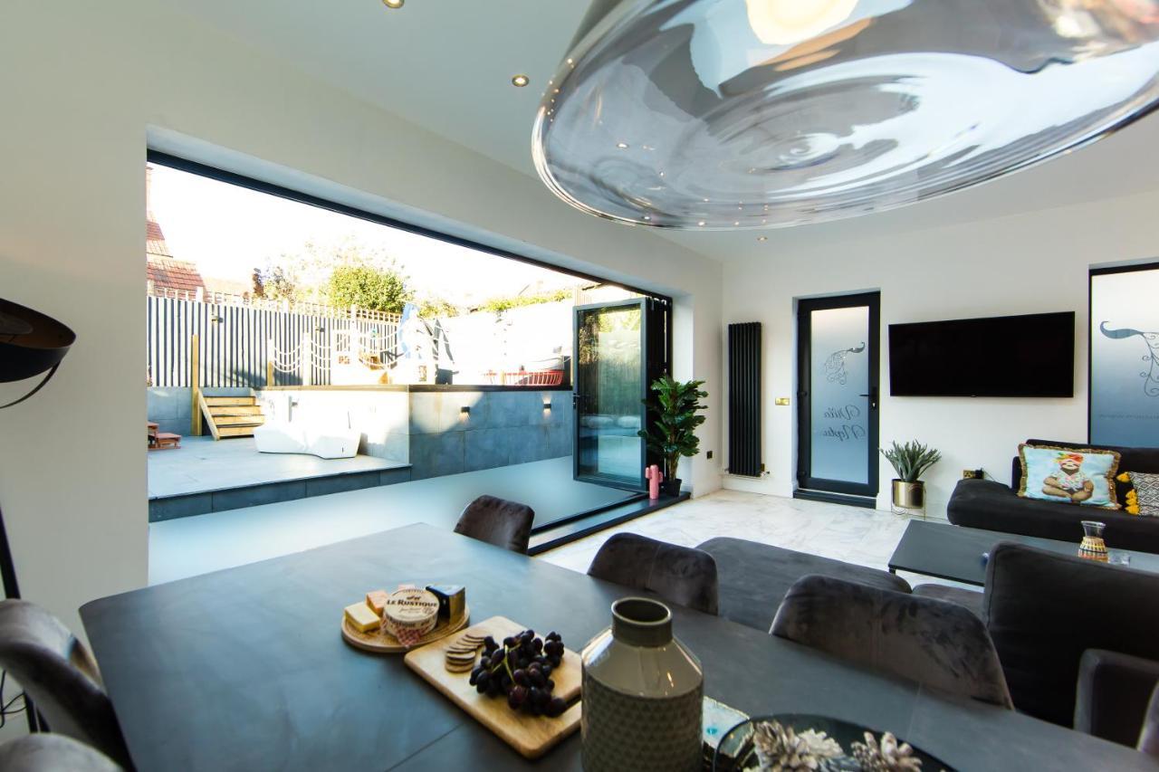 Rounton Villa By Maison Parfaite - Hot Tub - Sea Views - Parking ロビン・フッズ・ベイ エクステリア 写真
