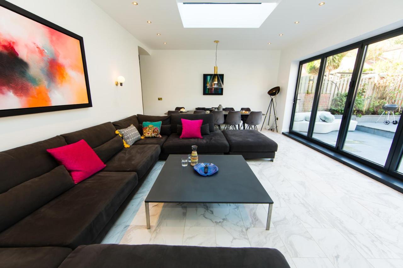 Rounton Villa By Maison Parfaite - Hot Tub - Sea Views - Parking ロビン・フッズ・ベイ エクステリア 写真