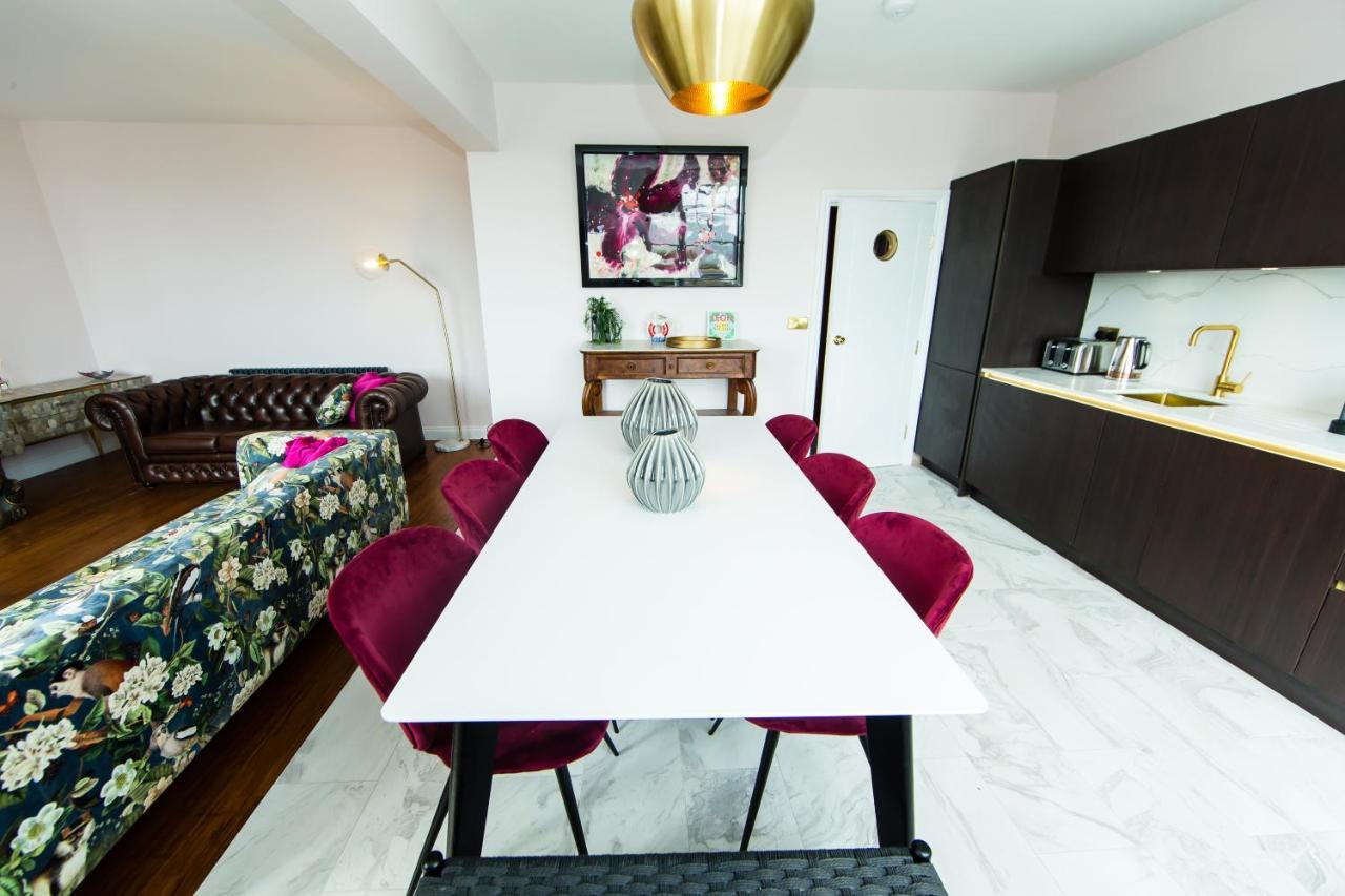 Rounton Villa By Maison Parfaite - Hot Tub - Sea Views - Parking ロビン・フッズ・ベイ エクステリア 写真