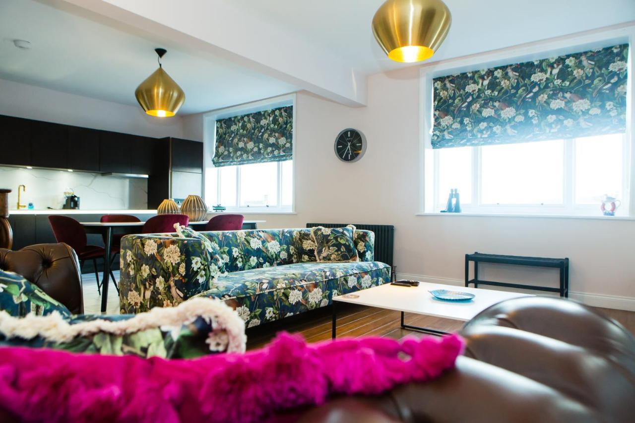 Rounton Villa By Maison Parfaite - Hot Tub - Sea Views - Parking ロビン・フッズ・ベイ エクステリア 写真