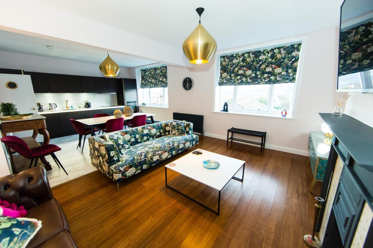 Rounton Villa By Maison Parfaite - Hot Tub - Sea Views - Parking ロビン・フッズ・ベイ エクステリア 写真