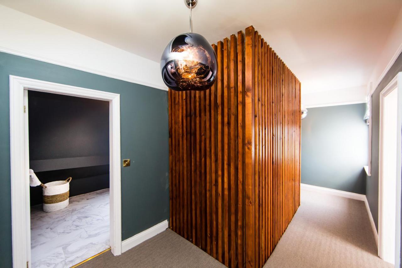 Rounton Villa By Maison Parfaite - Hot Tub - Sea Views - Parking ロビン・フッズ・ベイ エクステリア 写真