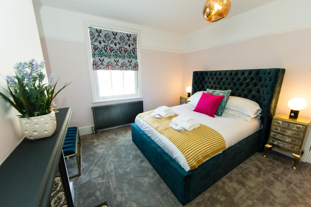 Rounton Villa By Maison Parfaite - Hot Tub - Sea Views - Parking ロビン・フッズ・ベイ エクステリア 写真