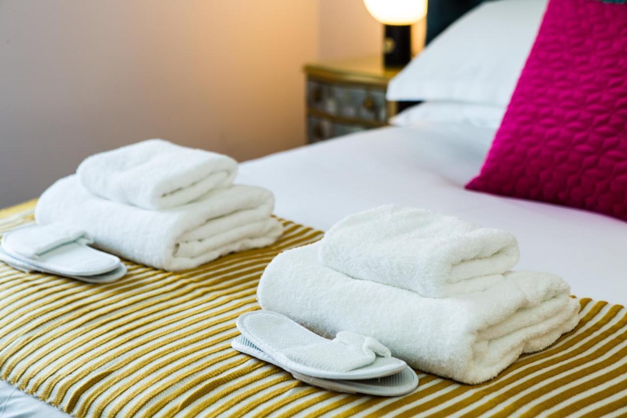 Rounton Villa By Maison Parfaite - Hot Tub - Sea Views - Parking ロビン・フッズ・ベイ エクステリア 写真