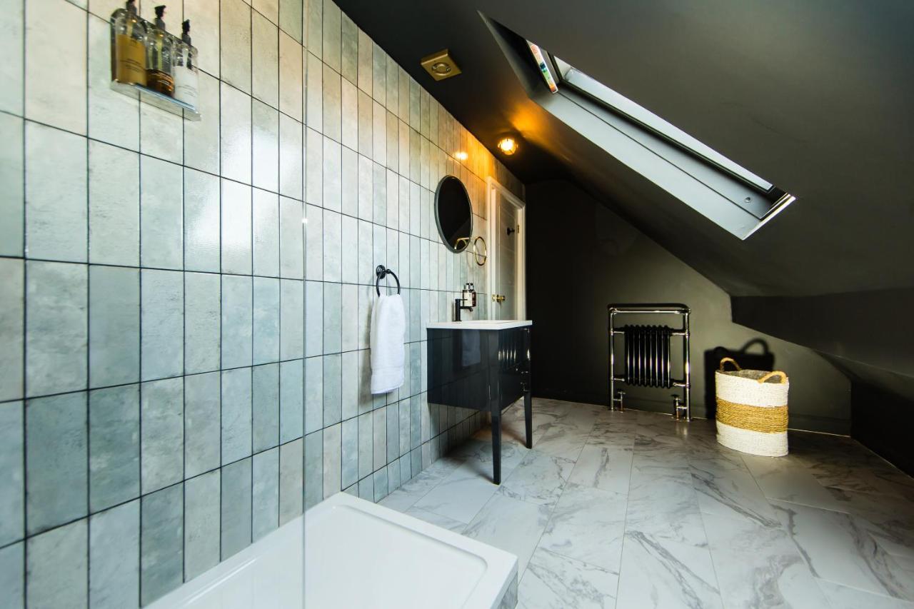 Rounton Villa By Maison Parfaite - Hot Tub - Sea Views - Parking ロビン・フッズ・ベイ エクステリア 写真